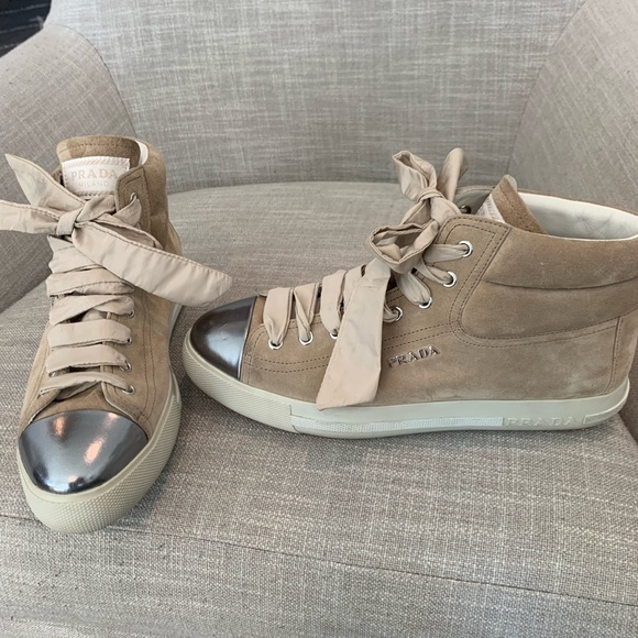 Prada women’s suede shoes with silk laces - Picture 2 of 6